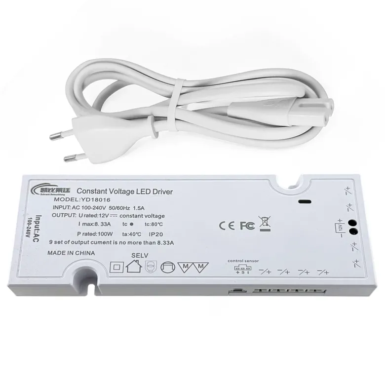 Fuente de alimentación DC12V/100W/8,33A, 9 salidas, sensor control