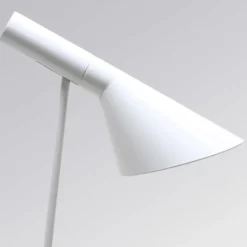 Lámpara JACOBSEN de mesa, réplica, Blanco