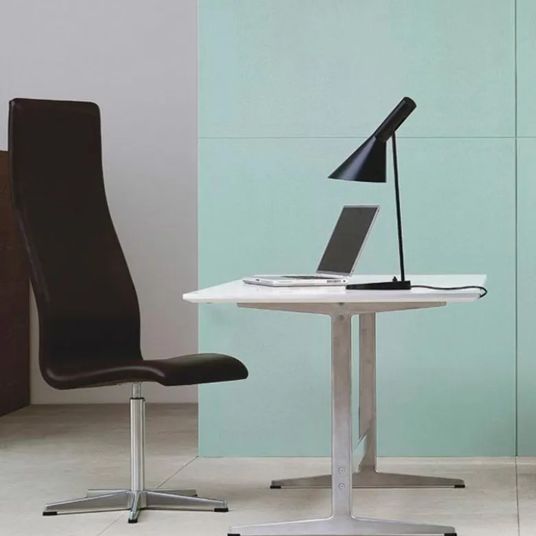 Lámpara JACOBSEN de mesa, réplica, Blanco