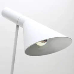 Lámpara JACOBSEN de pie, réplica, Blanco